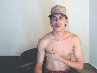 robisson_zack on Flirt4Free 