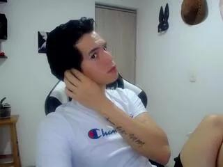 tayson_millerss on Flirt4Free 