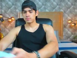 tyler_lions on Flirt4Free 