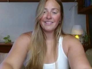 zoey_bell on Flirt4Free 
