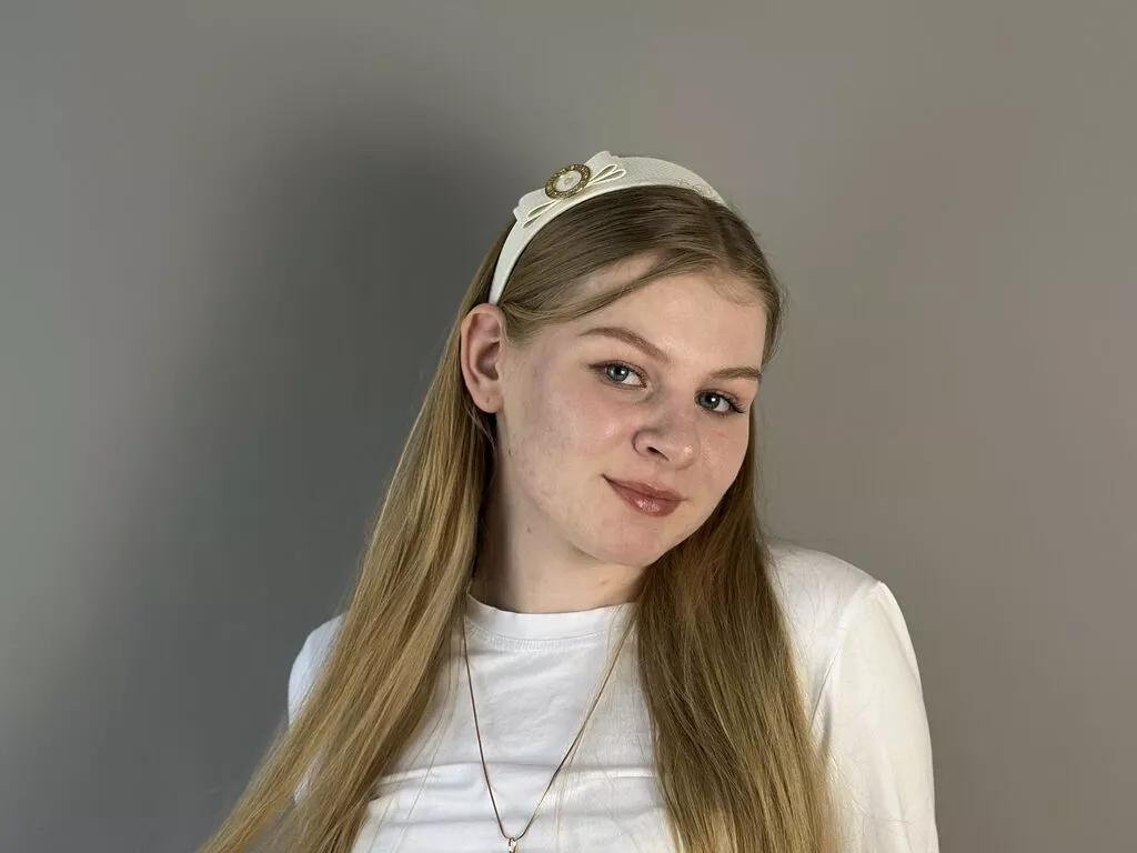 AntoniaCrumpton on LiveJasmin 