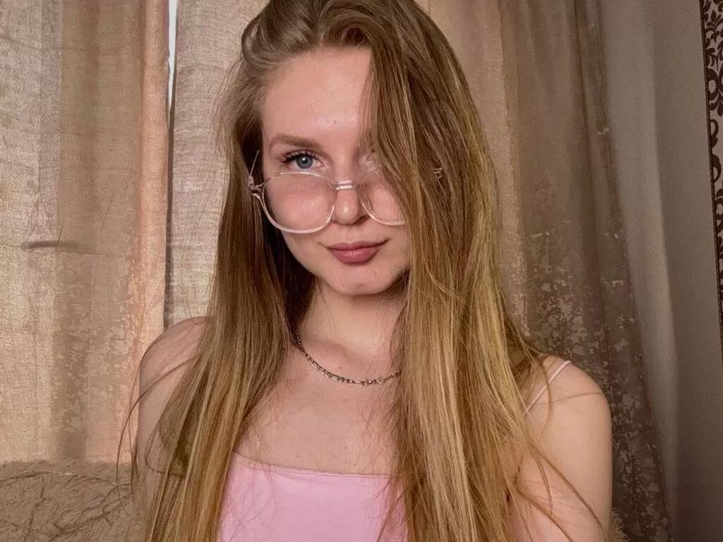 CanndyLure on LiveJasmin