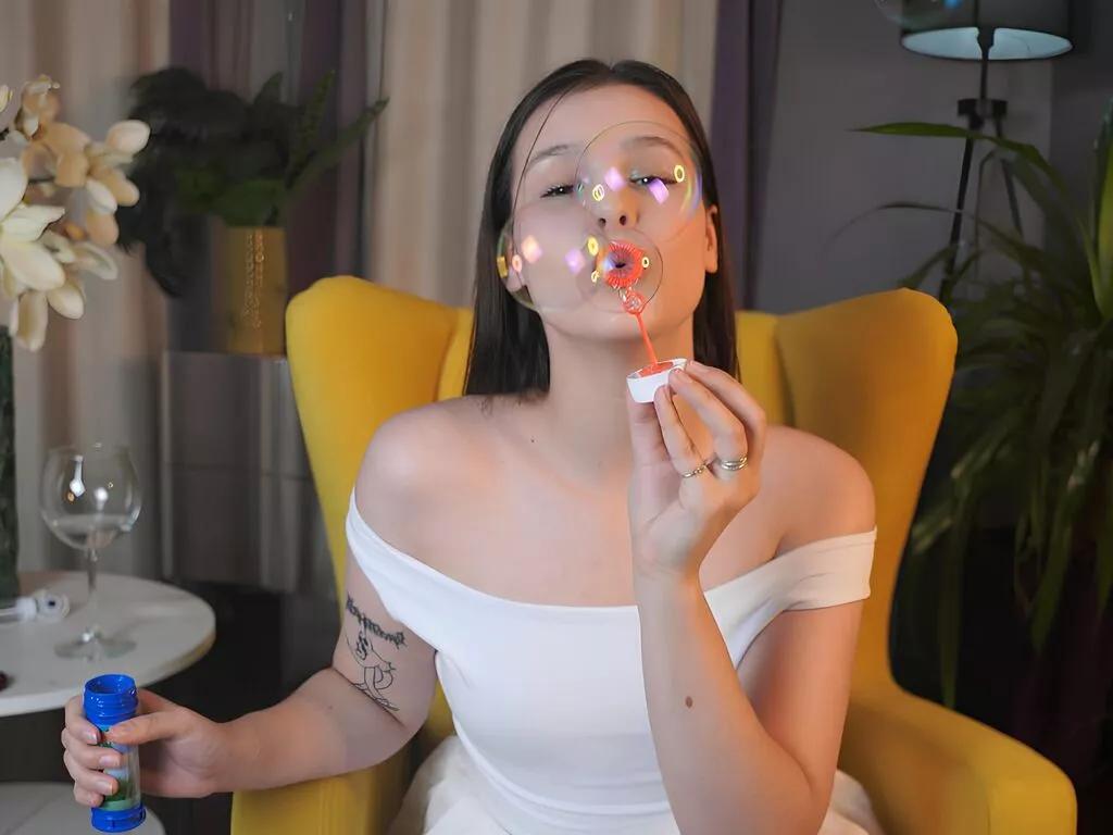 Offline FancyBennett on LiveJasmin