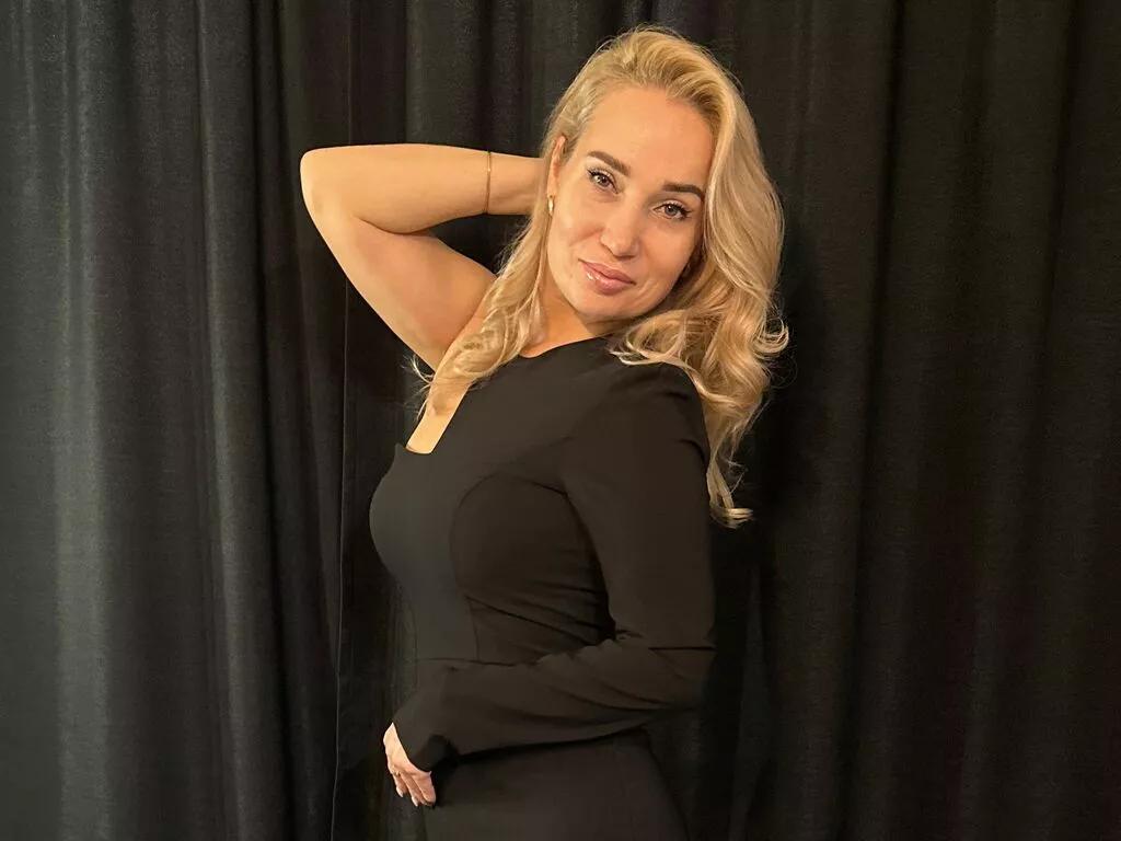 LinaCoolfire on LiveJasmin 