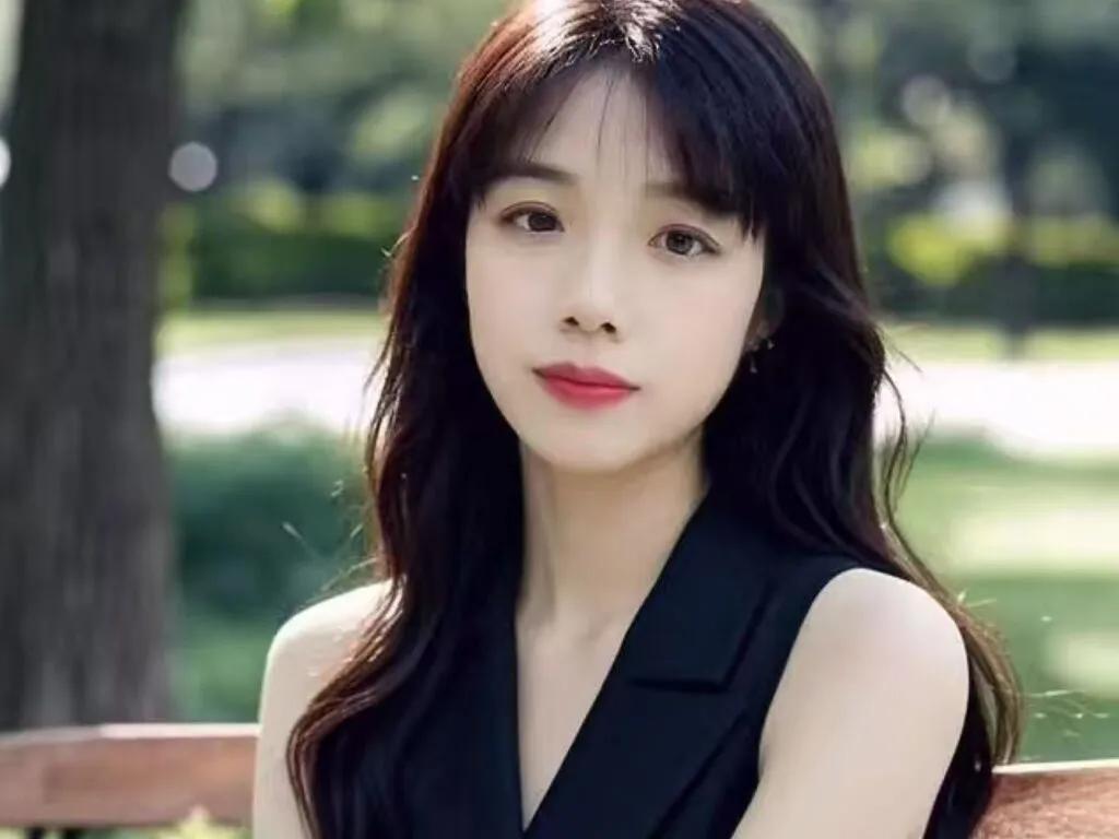 liyufei on LiveJasmin