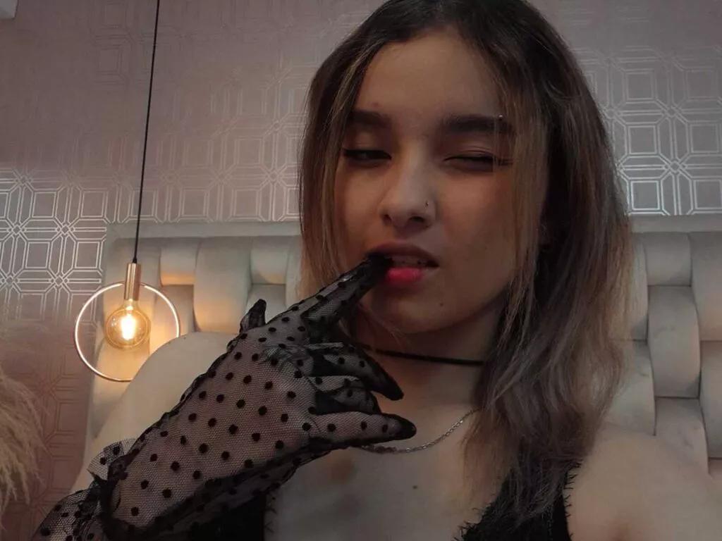 MiaSuzette on LiveJasmin 