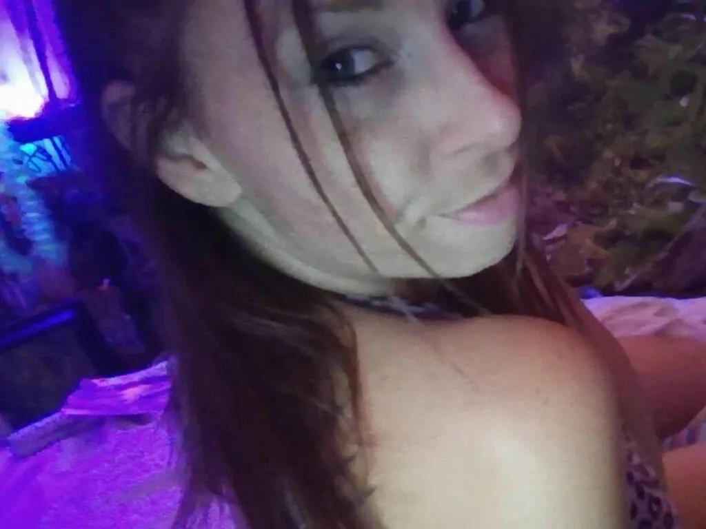 Offline MollyDevine on LiveJasmin