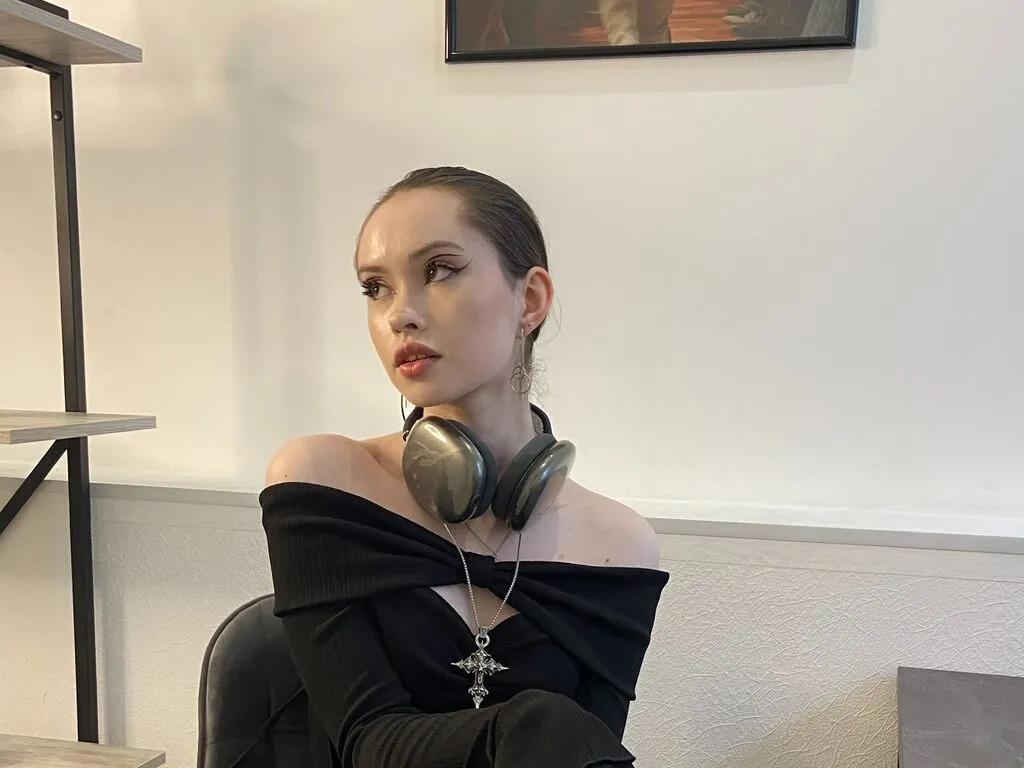 Offline WillenaShake on LiveJasmin