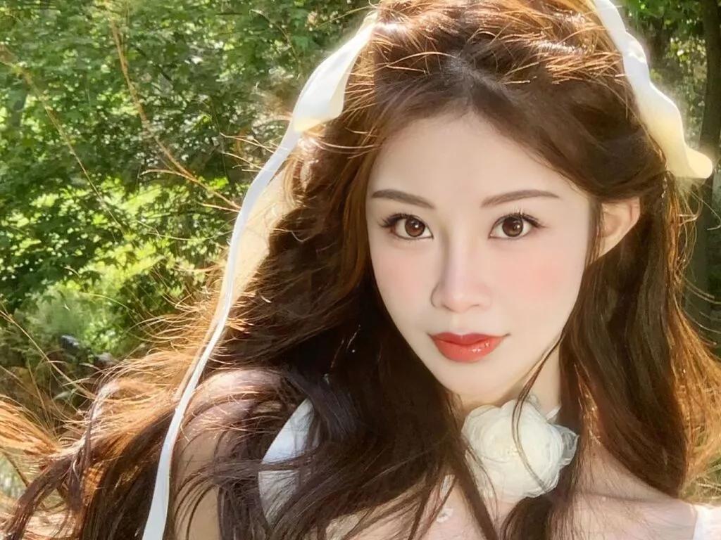 LiveJasmin XiaoJuan XiaoJuan from LiveJasmin