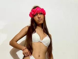 CarolineBasset on Streamate 
