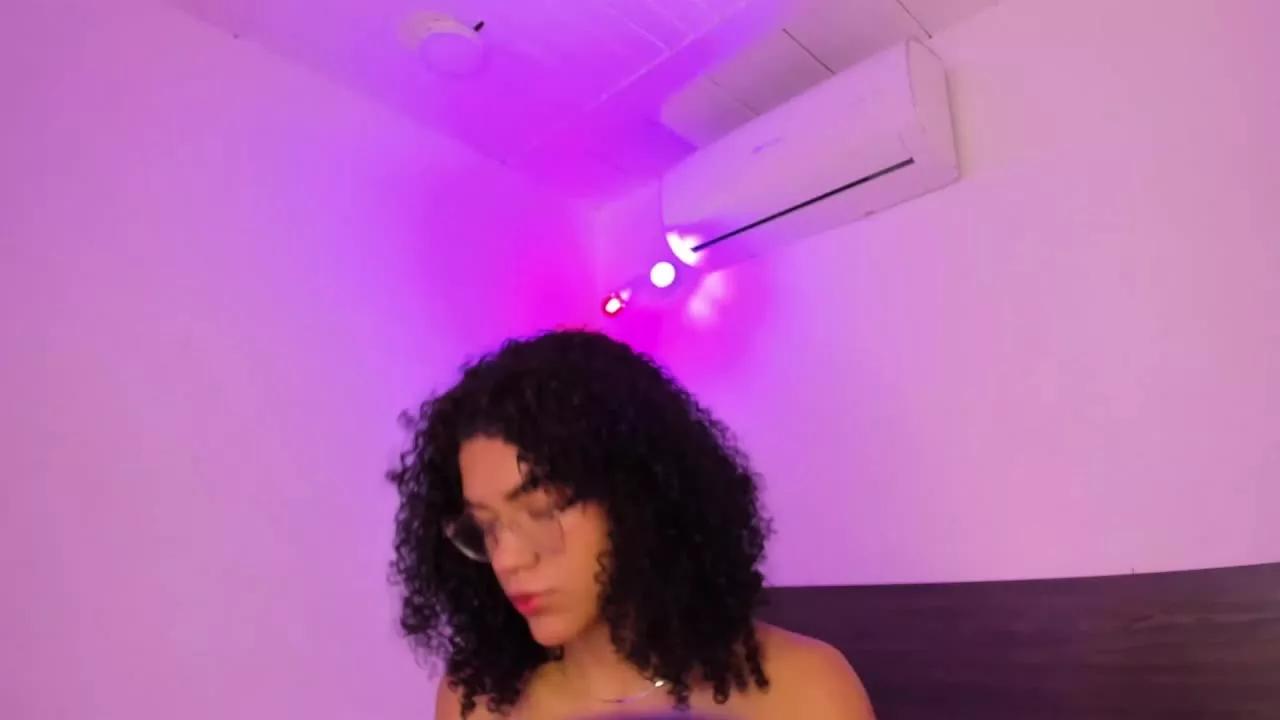 AmarantaFoxz on Streamray 