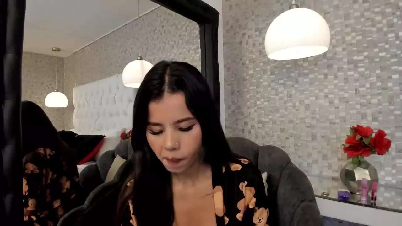 ArianaCollihs on Streamray 