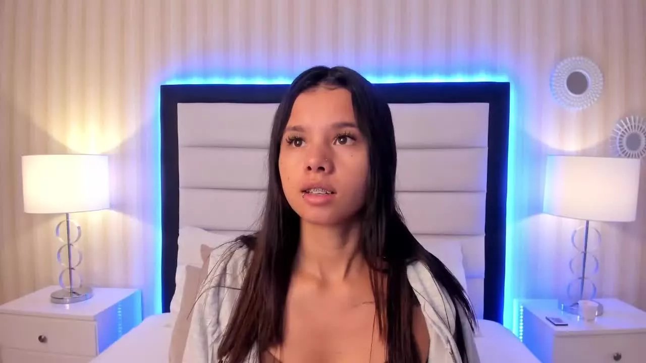 ArianaCollihs on Streamray 