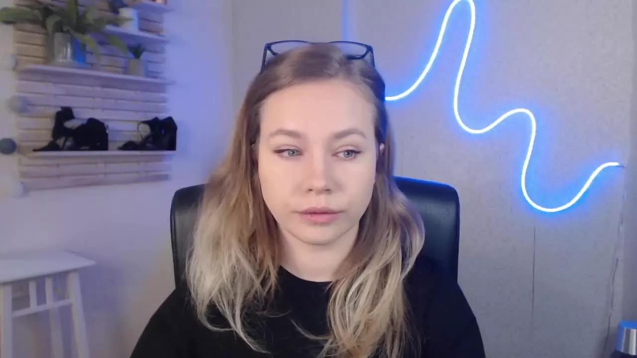 bambiHOLLY on Streamray 