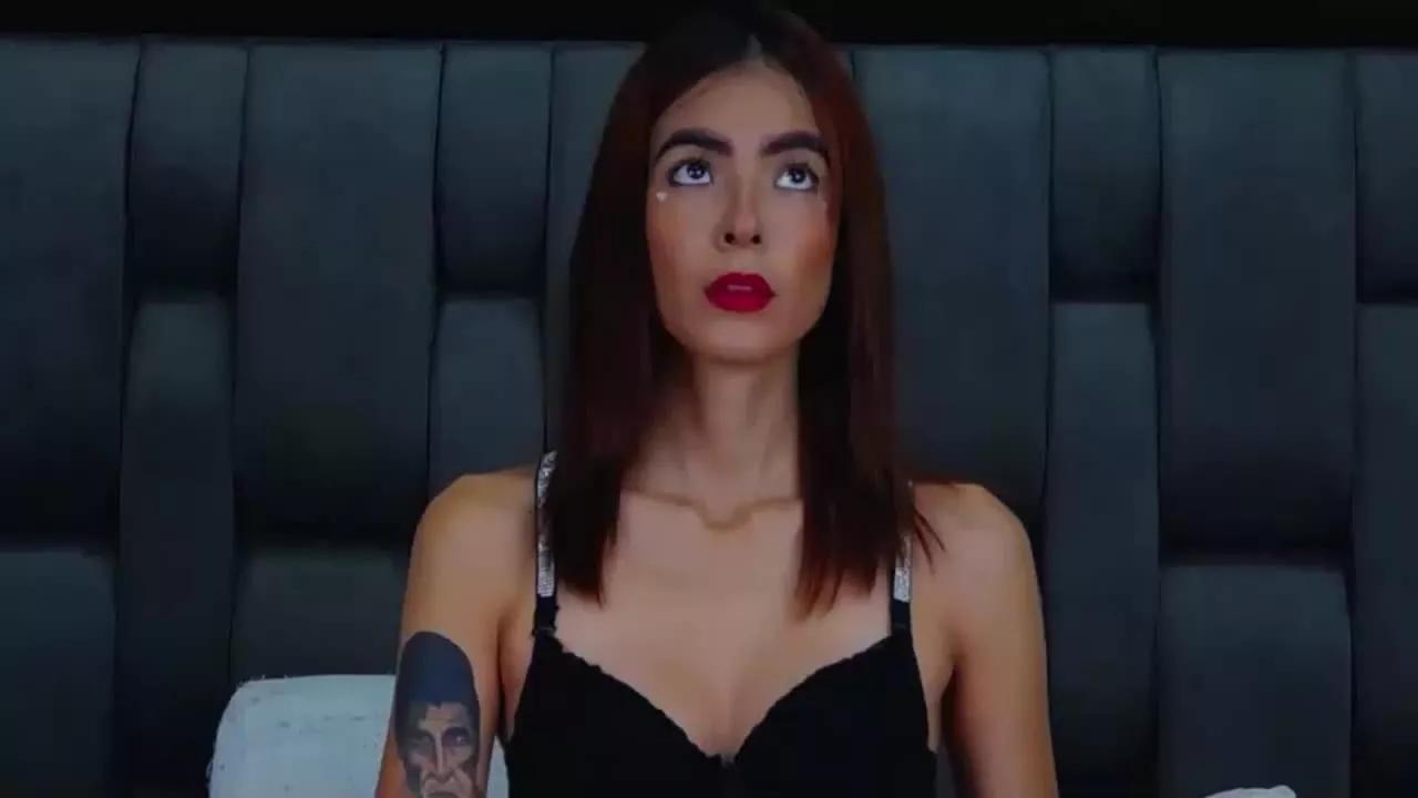 ChloeMakris on Streamray 
