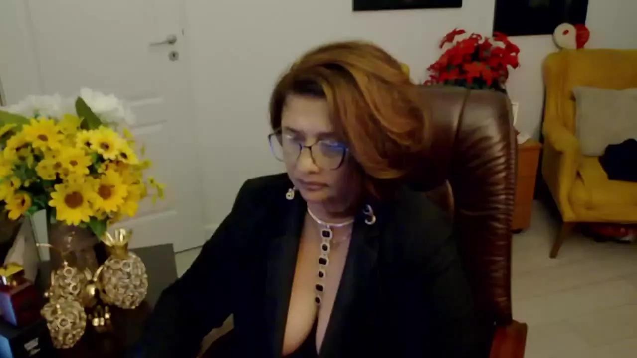 ClassybutNaughty on Streamray 