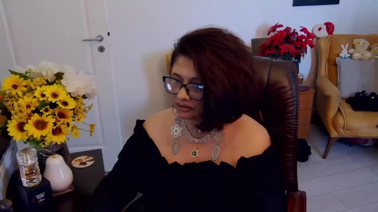 ClassybutNaughty on Streamray 