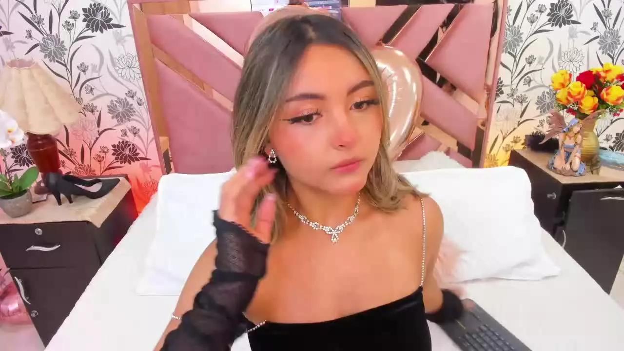 CloeeSuarez on Streamray 