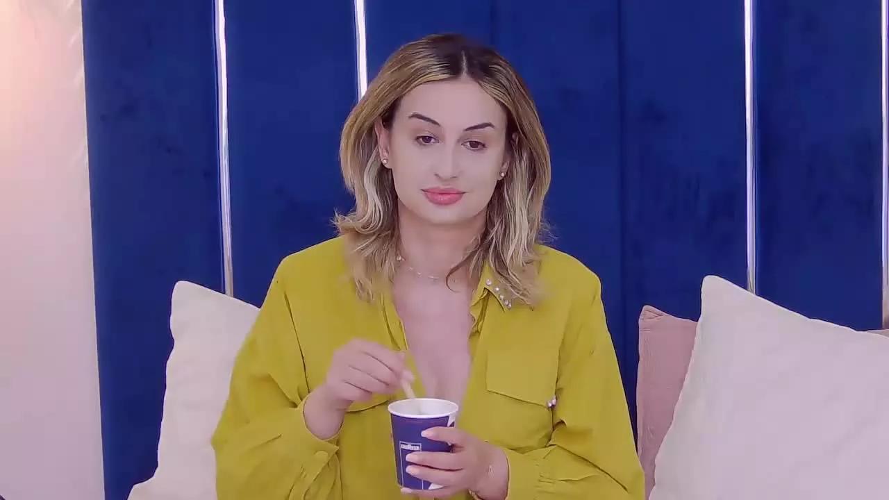 DaianaJacobs on Streamray 