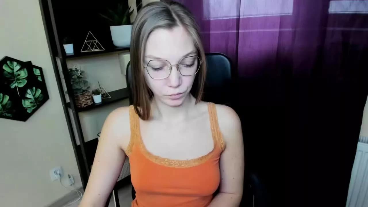 EmillyKiss on Streamray 