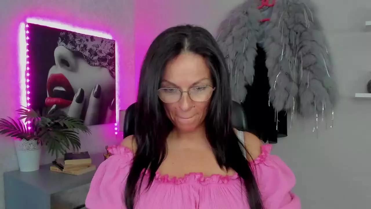 HelenTasty on Streamray 