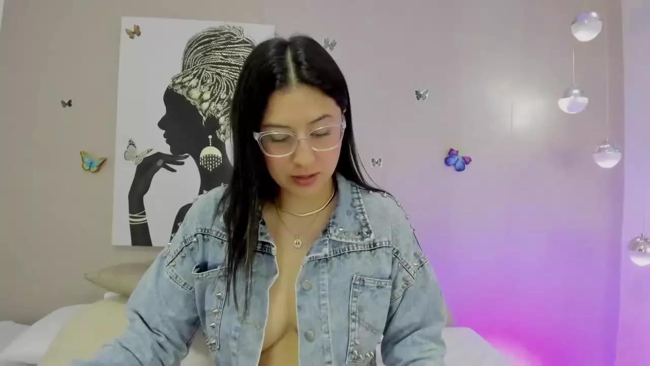 IsabelleLeblanc on Streamray 