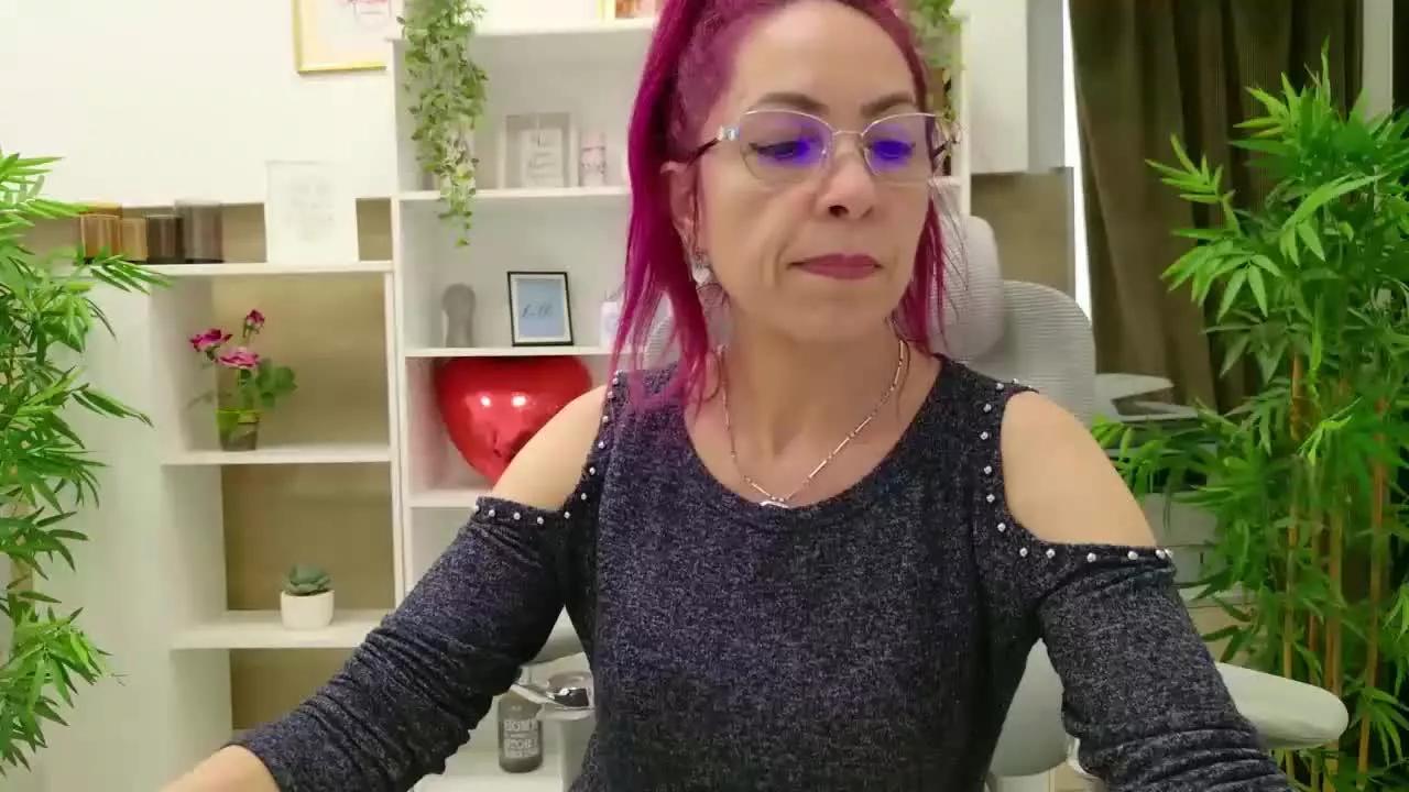 Isabely on Streamray 