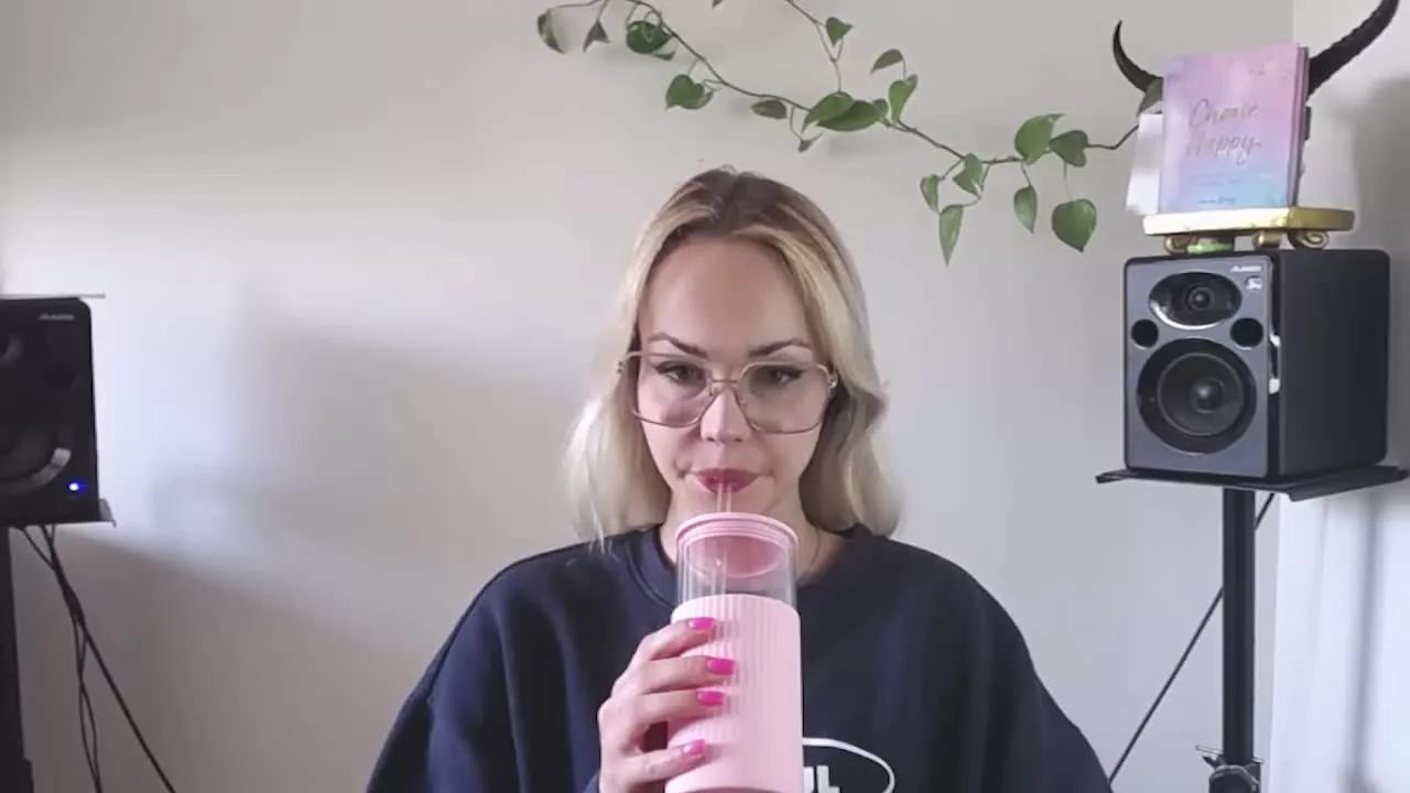 LexieShow on Streamray 