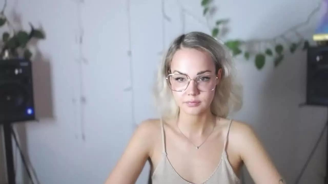 LexieShow on Streamray 