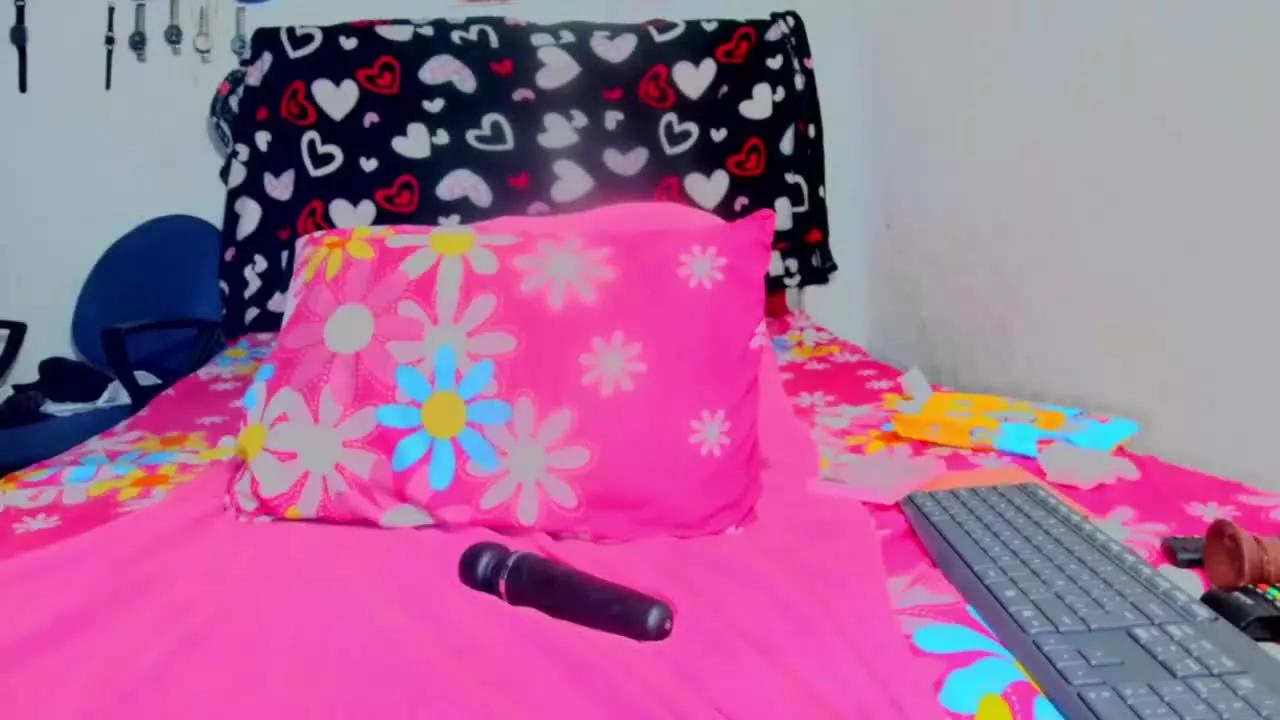 LoaisisAdams on Streamray 