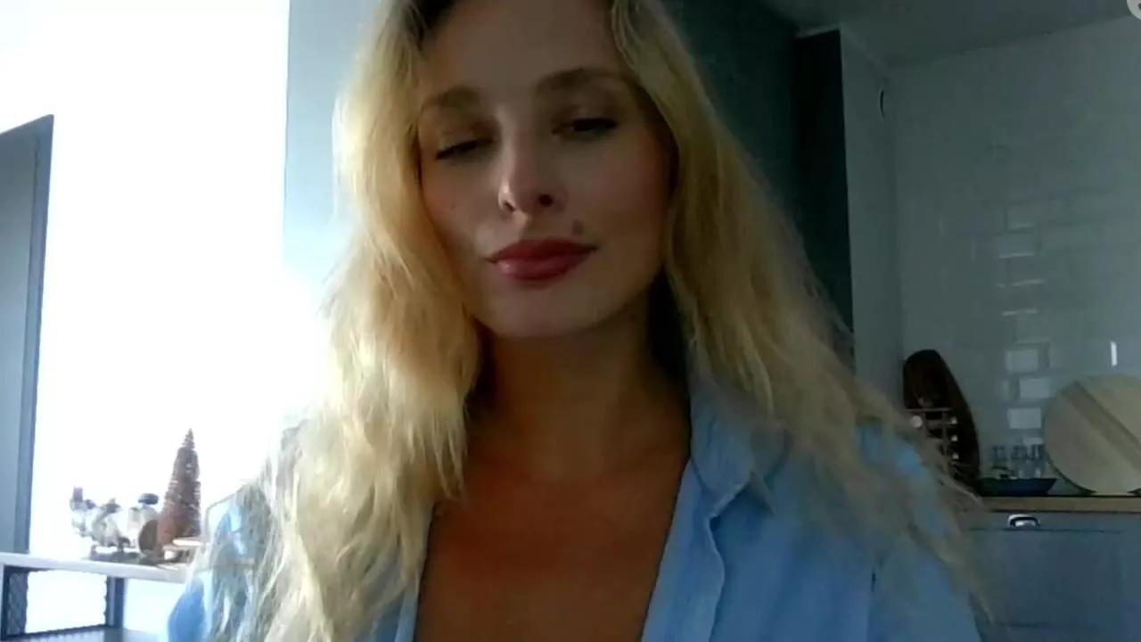 MarilynAmore on Streamray 