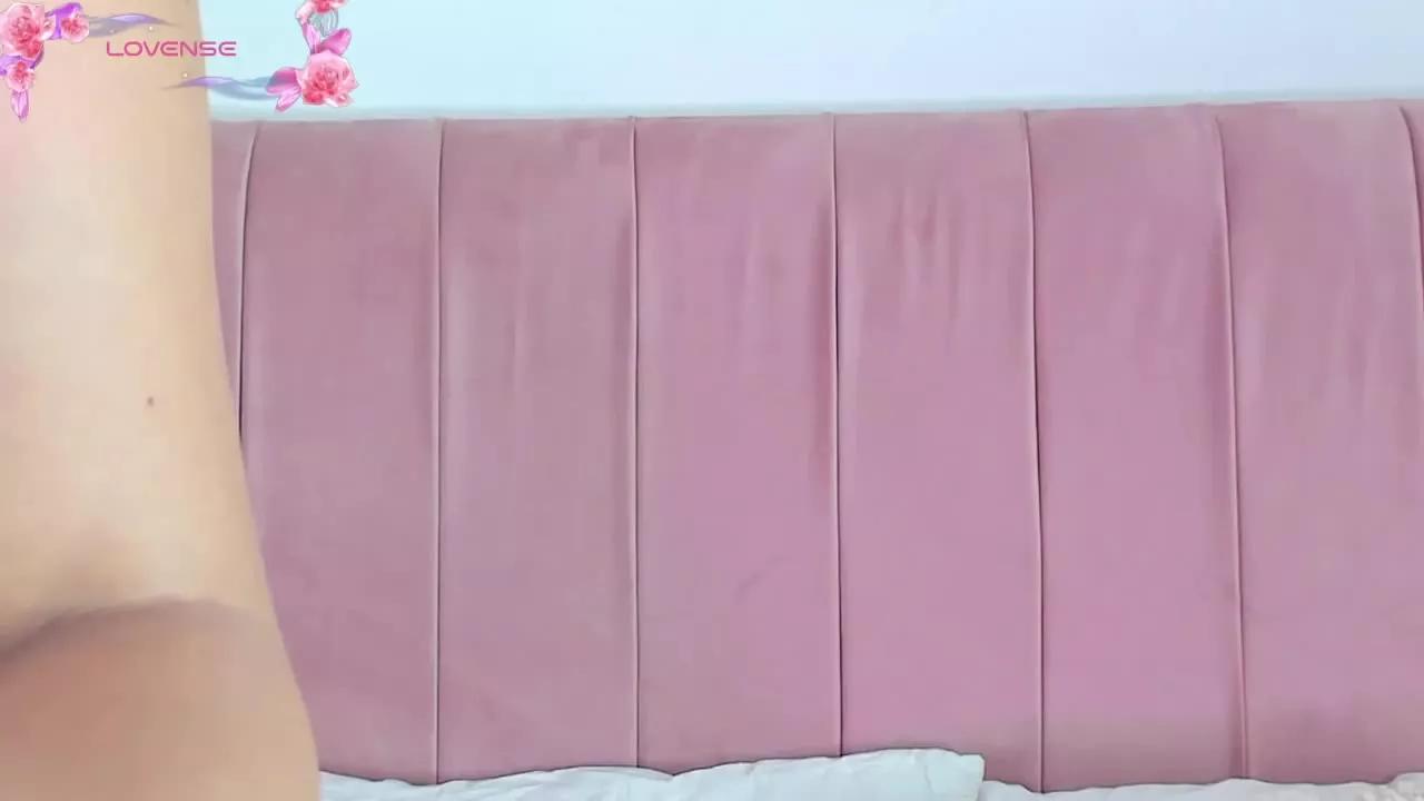 Mollyloveeee on Streamray 