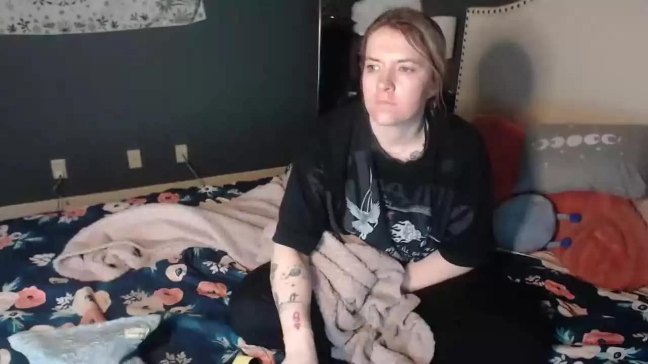 SnowWhiteXo on Streamray 