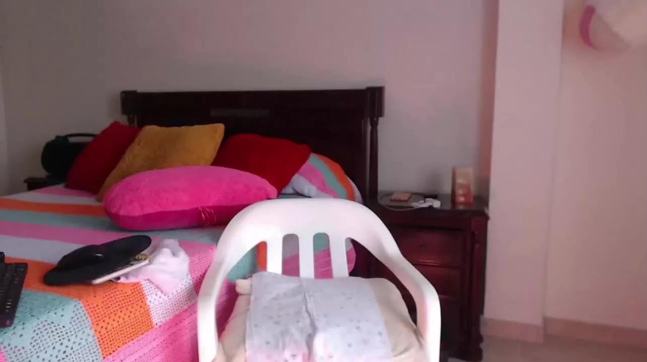 VioletaWeigel on Streamray 