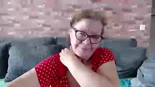 Freechat Adelewildx on StripChat