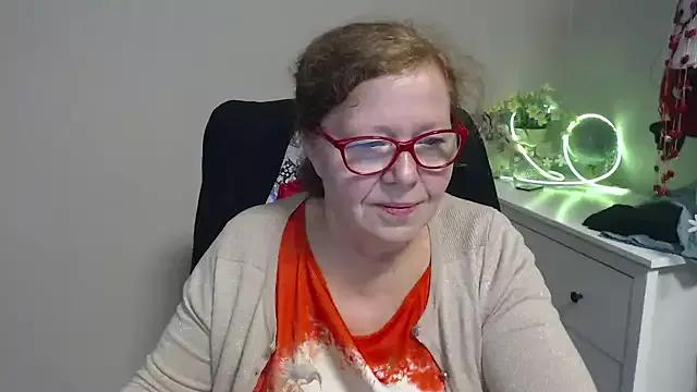 Freechat Adelewildx on StripChat