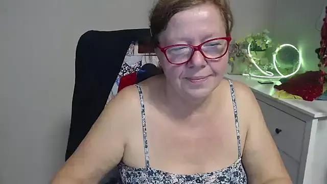 Freechat Adelewildx on StripChat