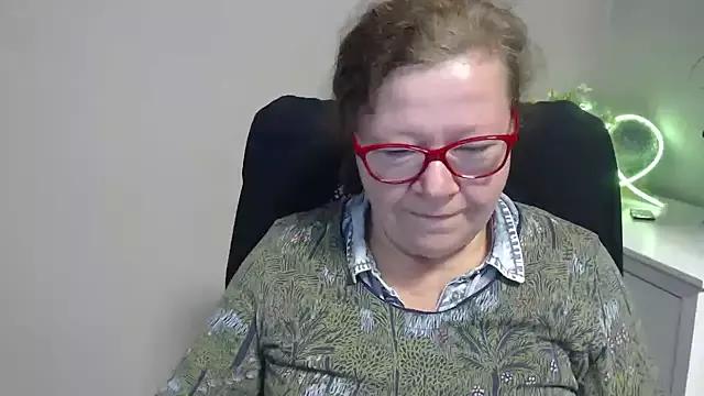 Freechat Adelewildx on StripChat
