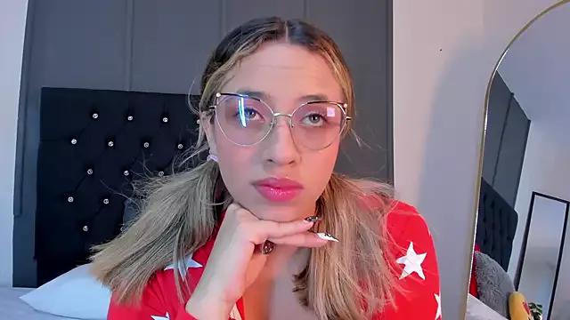 Private Alexa__Blue on StripChat