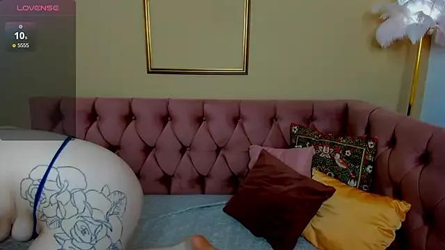 AmandaFields on StripChat 
