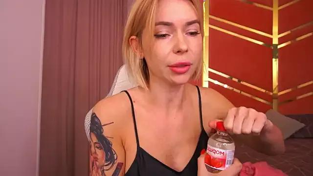 AmelyDragons_ on StripChat 