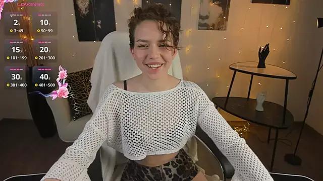AngellaRoss on StripChat 