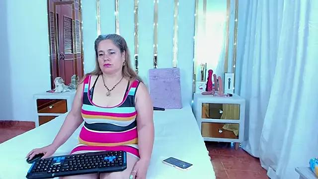 Freechat AnyelaGitanaMature on StripChat