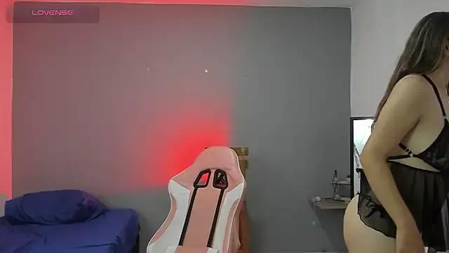 Ashly_Blonde on StripChat 