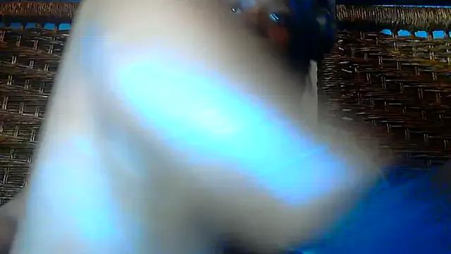 CallyCallienteXxX on StripChat 