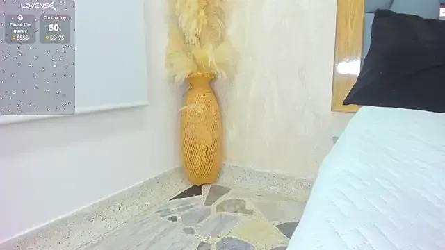 Freechat crystal_sm on StripChat