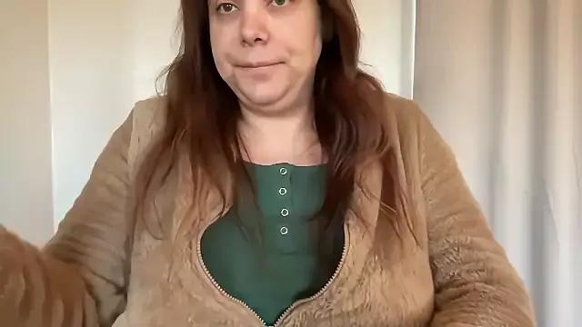 cumwithmee3 on StripChat 