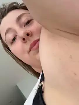 Freechat curvyflawless on StripChat