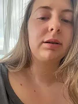 Freechat curvyflawless on StripChat