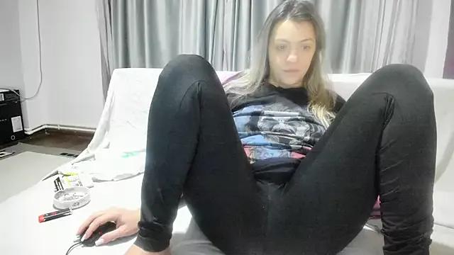 Freechat Dyana_Kaylinn on StripChat